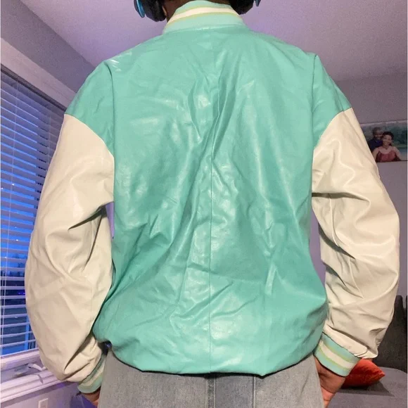 Letterman jacket 🔥🔥 - Picture 5 of 5